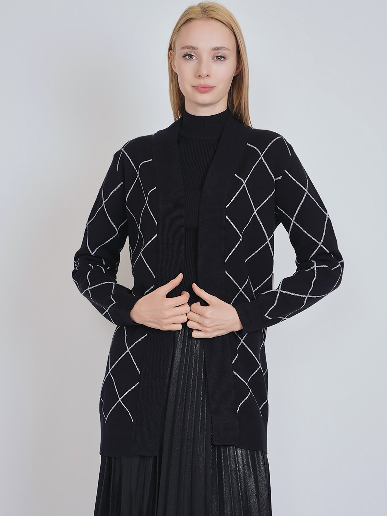 Yal Argyle Buttonless Cardigan - Cardigan