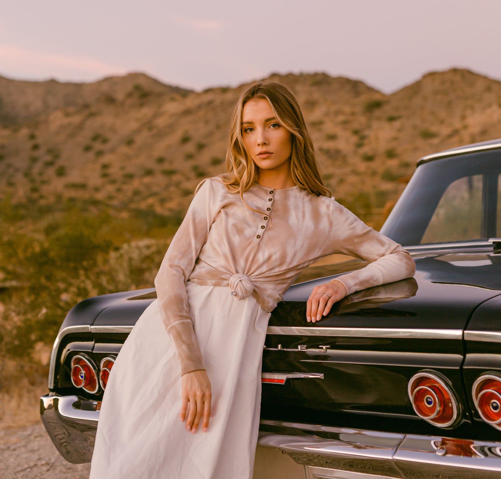 Point Ribbed Tie-Dye Henley Top Blush Ribbed Cotton Blend
